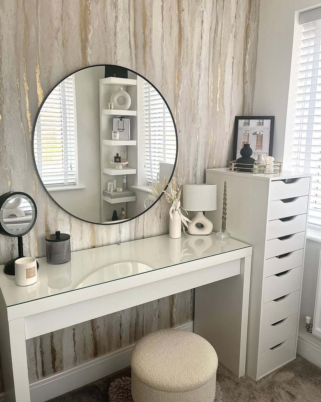 Minimalist vanity design combining elegance and functionality