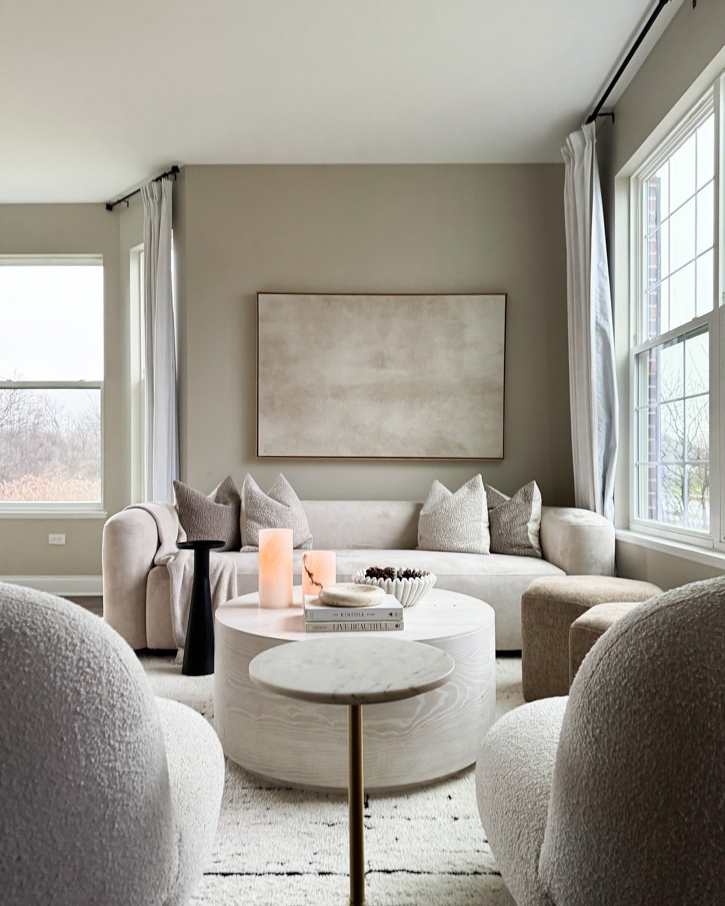 Curvy Comfort Meets Calm